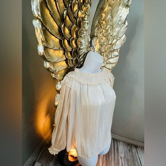 Currently Air RUFFLED BLOUSE - Picture 10 of 11